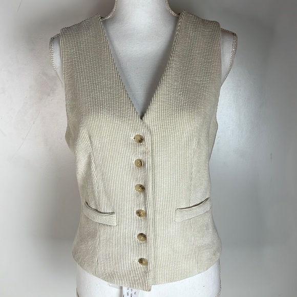 Jackets & Blazers - MO.DE.RN. Corduroy Vest Top
